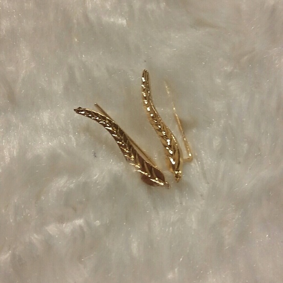 LAST ONE! 18k Gold Plated Leaf Ear Cuffs - Picture 3 of 5